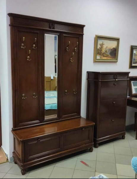 Панель для прихожей "Мария Сильва" Орех MS847  купить в интернет магазине Мебель из массива. Звоните +7 495 961-63-63 Вешалки для костюма из массива дерева