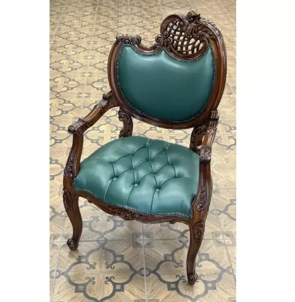 Кресло резное кожаное   